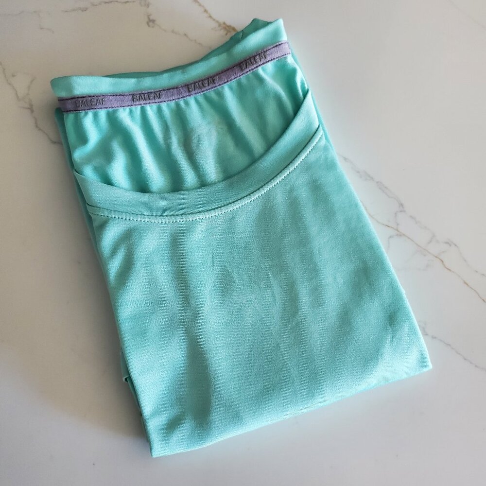 Baleaf Women's Athletic T-shirt, Aqua Size M